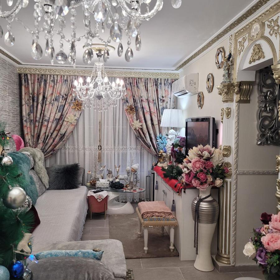 Shared Accommodation A Room With A View Of The Garden Севілья Екстер'єр фото